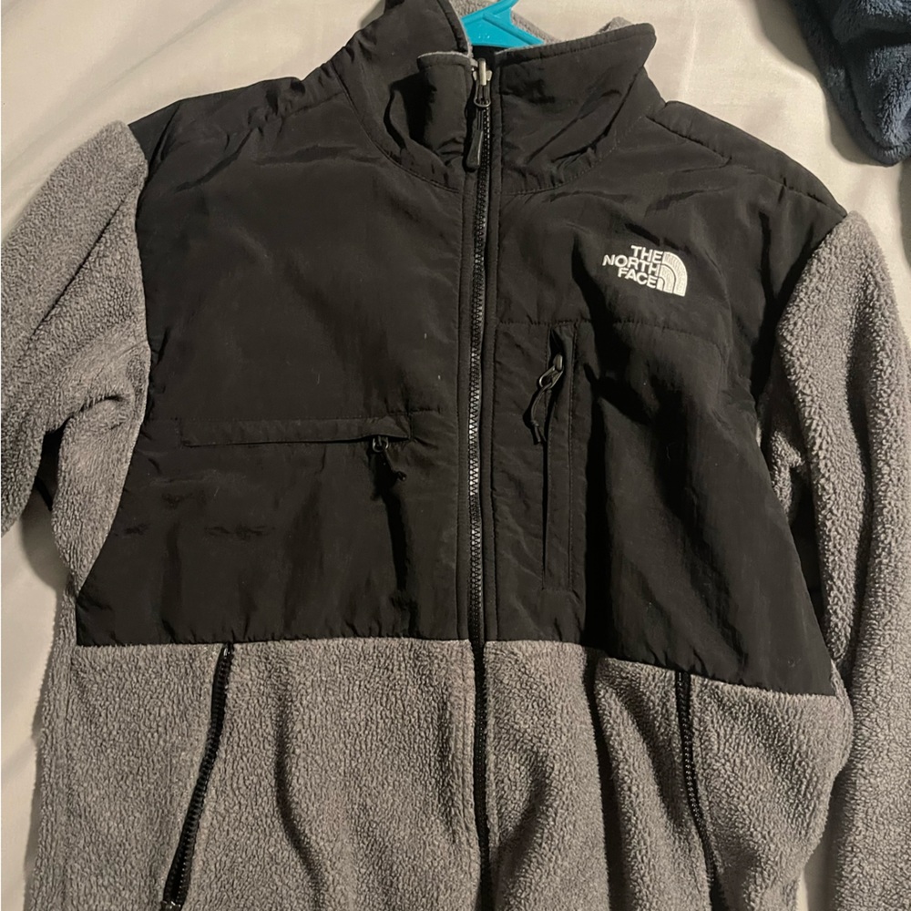 Small North Face Zipup